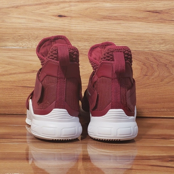 Men's Lebron Soldier 12 (Size 12) NWOB - Picture 4 of 8